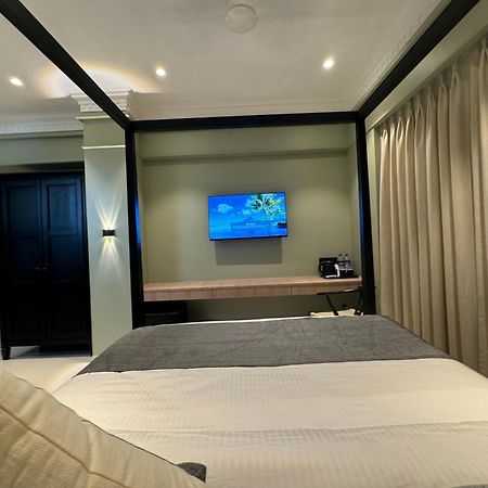 Hotel Mumbai House, Malad Bagian luar foto