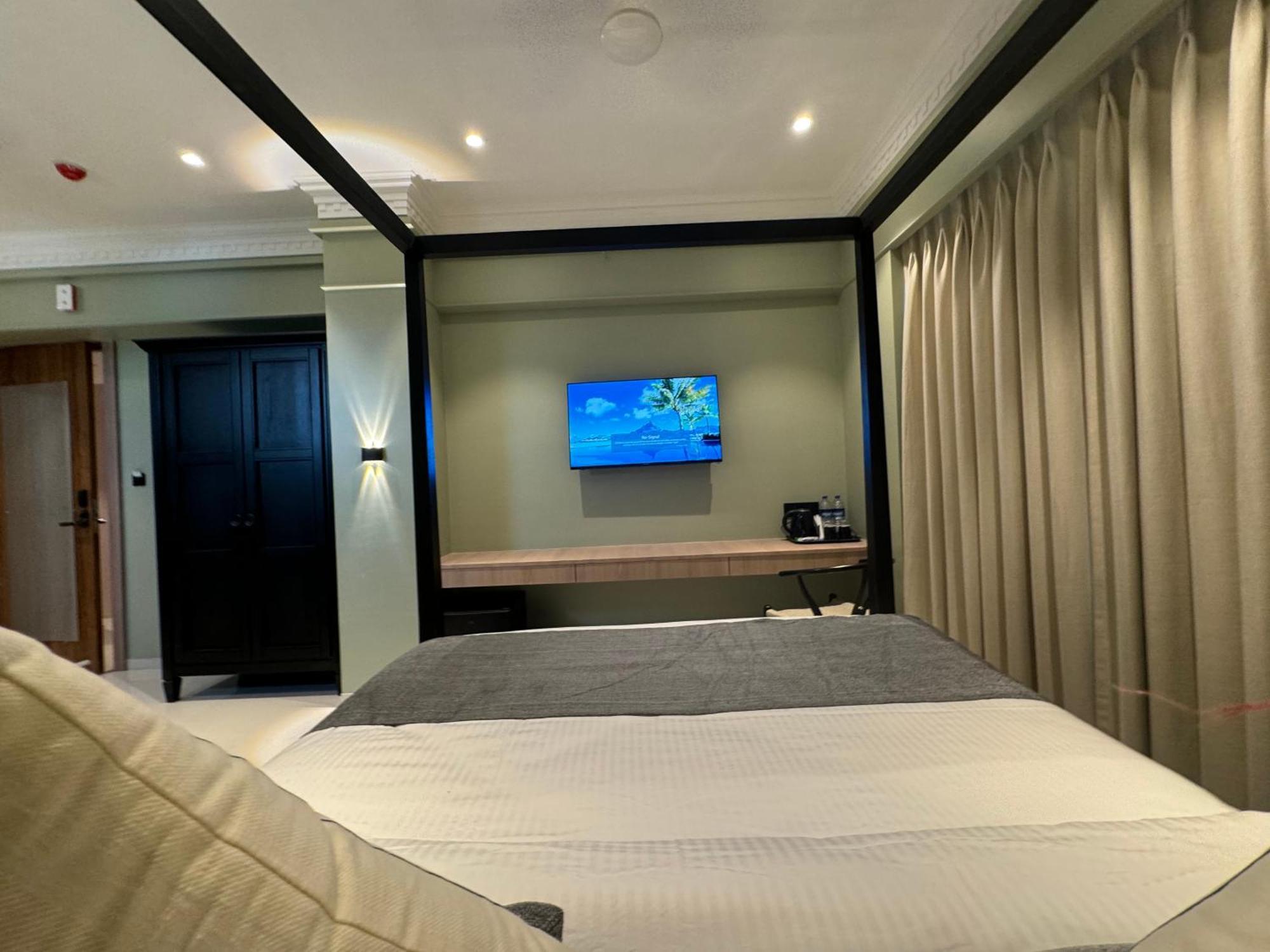 Hotel Mumbai House, Malad Bagian luar foto