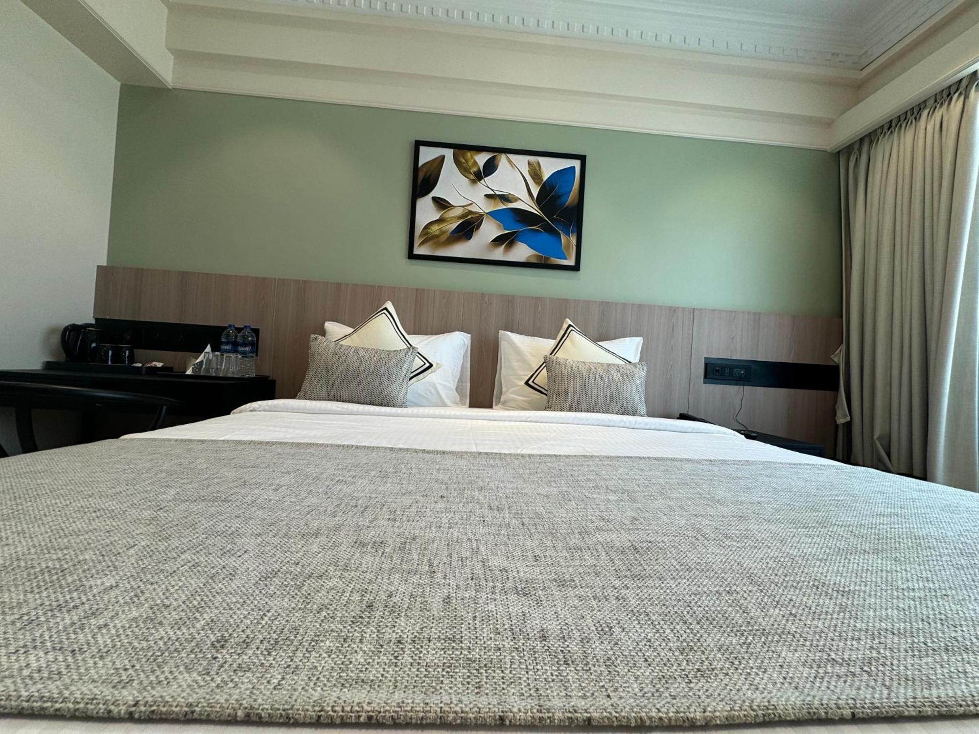 Hotel Mumbai House, Malad Bagian luar foto