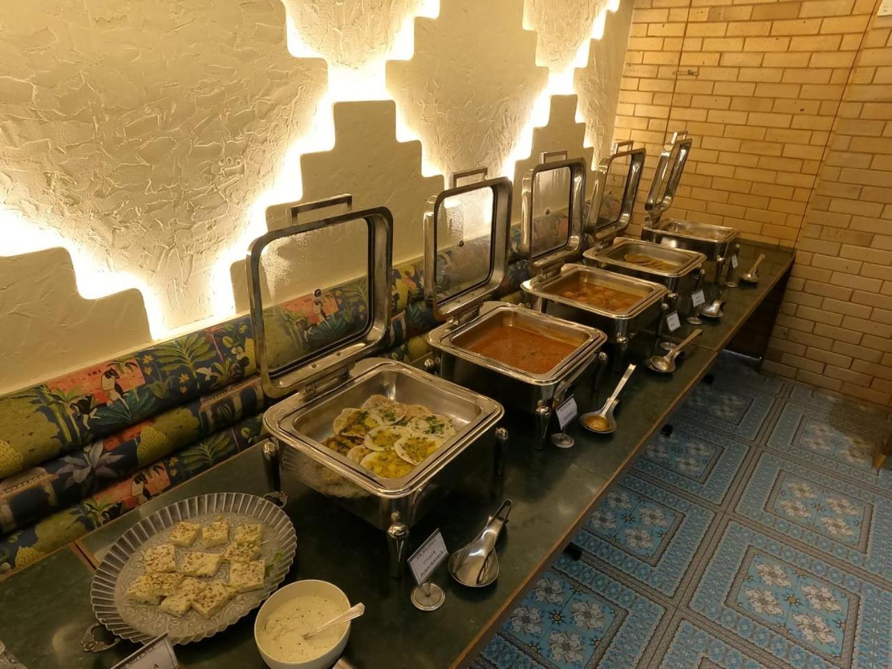 Hotel Mumbai House, Malad Bagian luar foto